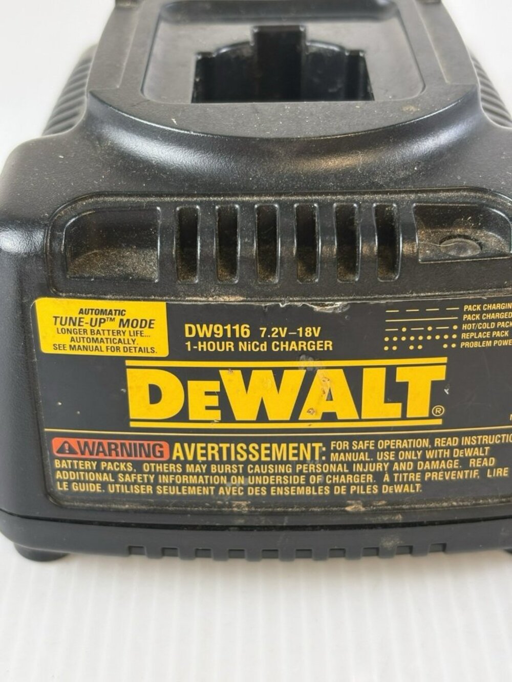DeWalt DW9116 7.2V - 18V 1 Hour Battery Charger NICd Charging Original GUC